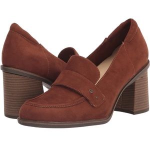 New Sz 7.5 burgundy suede loafers shoes